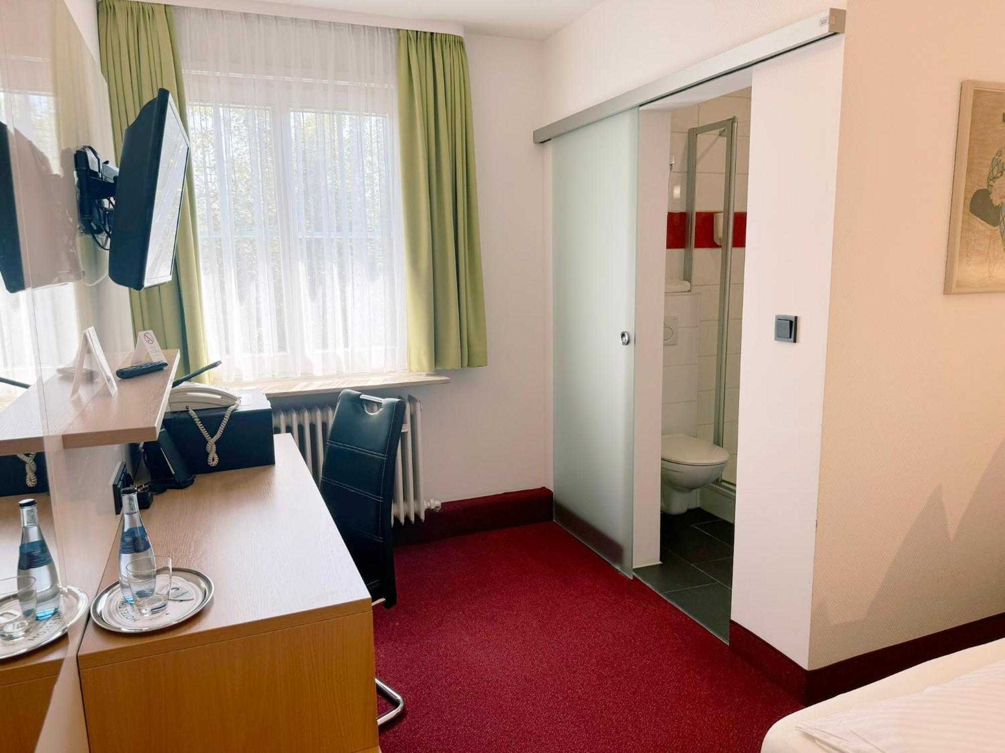 Hotel Restaurant Thum Балинген Экстерьер фото