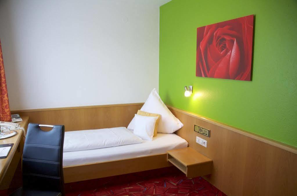 Hotel Restaurant Thum Балинген Экстерьер фото